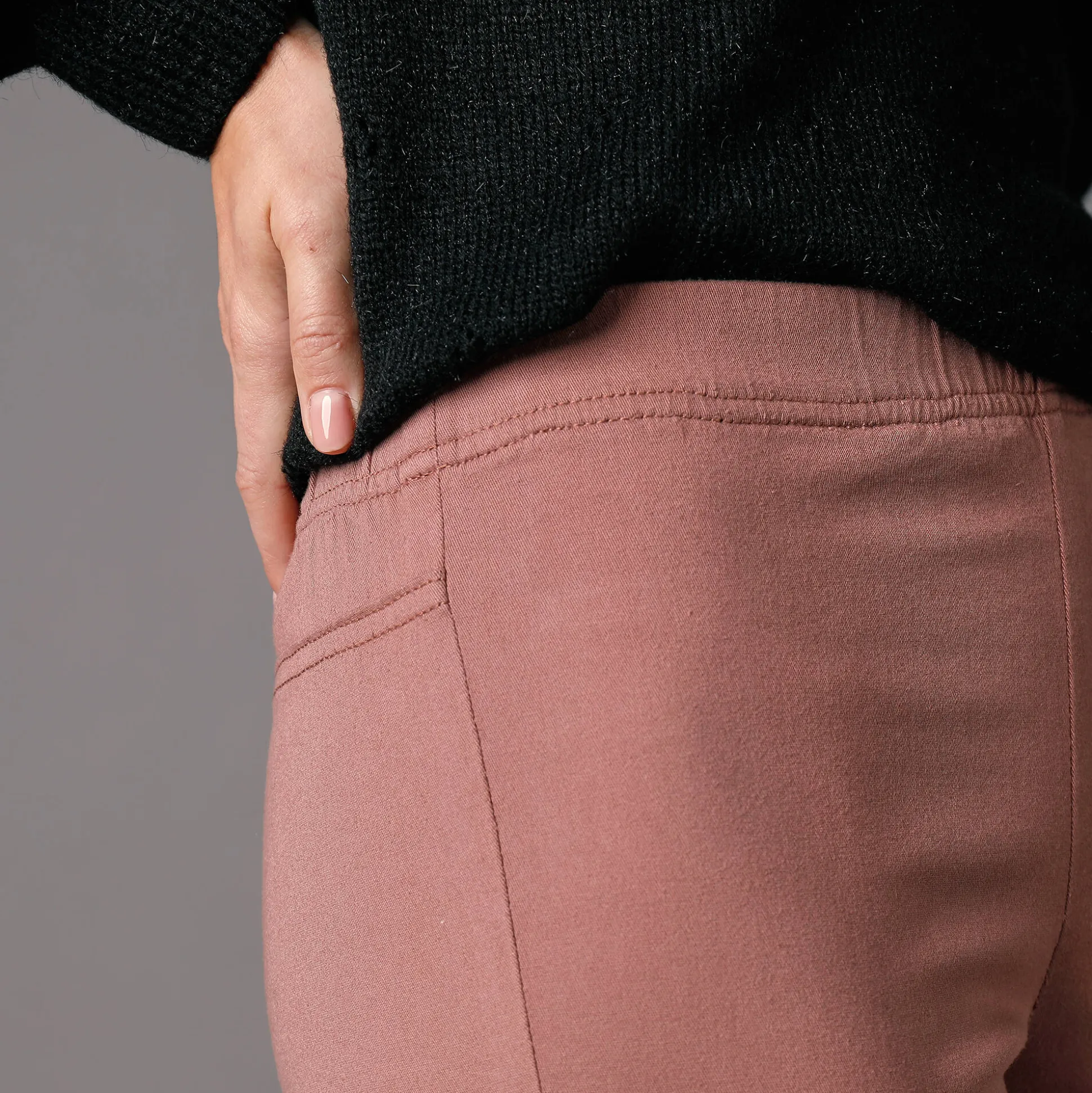 Modellerende broek met 'platte buik' effect en elastische taille