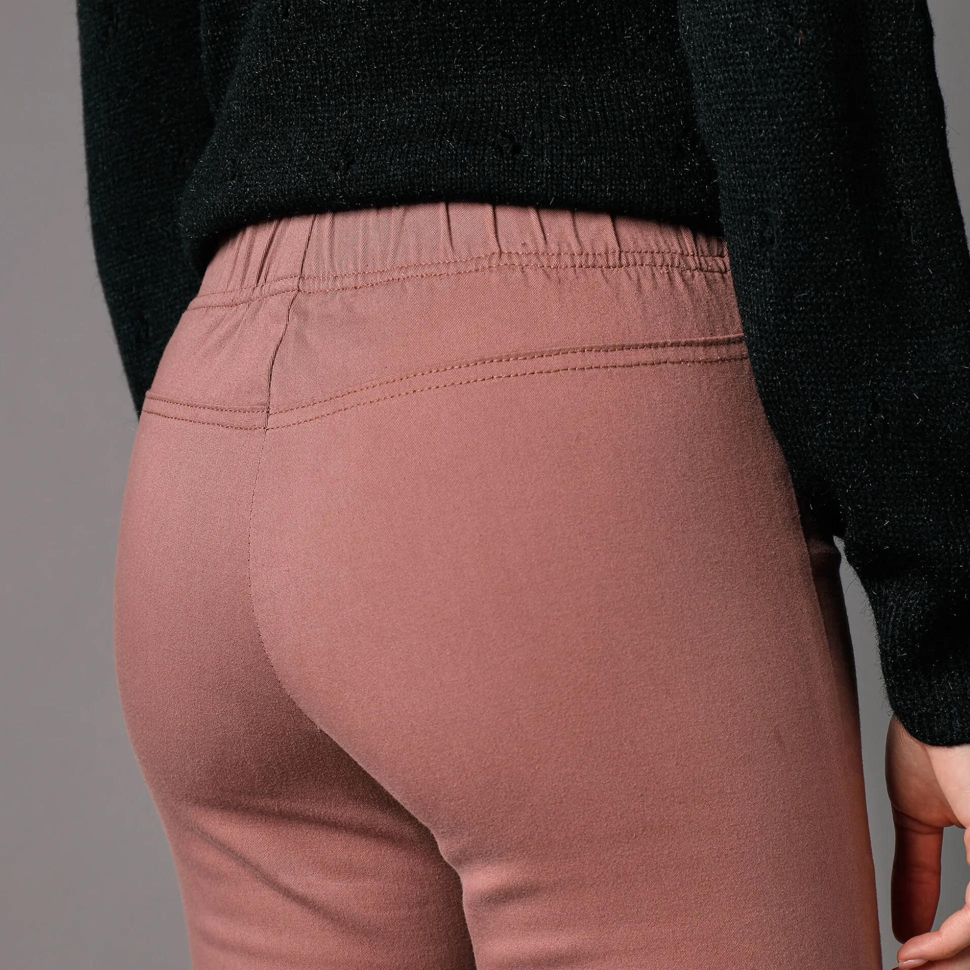 Modellerende broek met 'platte buik' effect en elastische taille