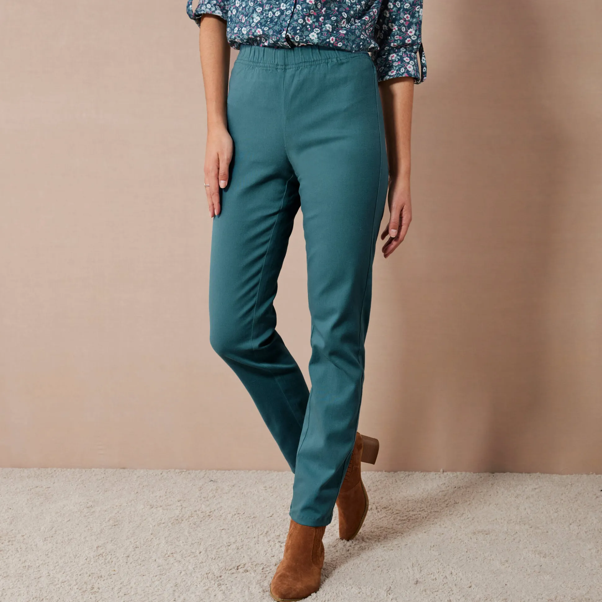 Modellerende broek met 'platte buik' effect en elastische taille
