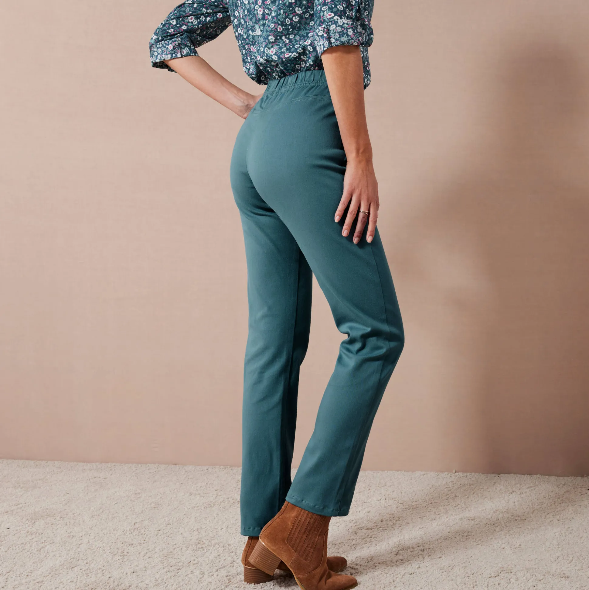Modellerende broek met 'platte buik' effect en elastische taille