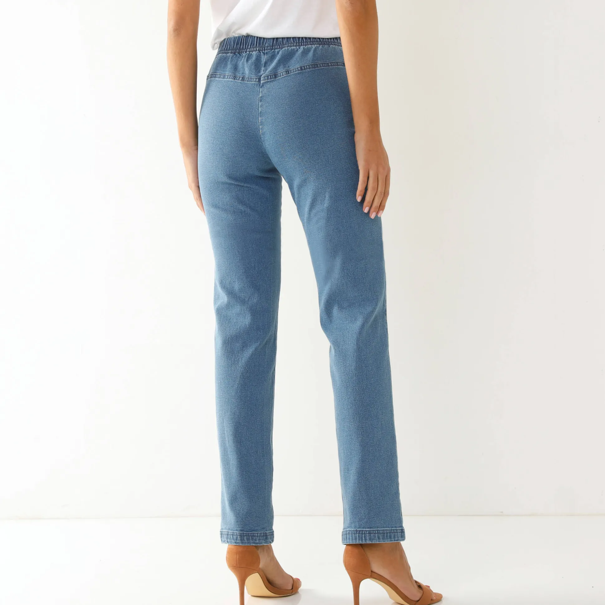 Modellerende jeans met 'platte buik' effect en elastische taille