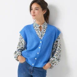 Mouwloos vest met knopen, patenttricot