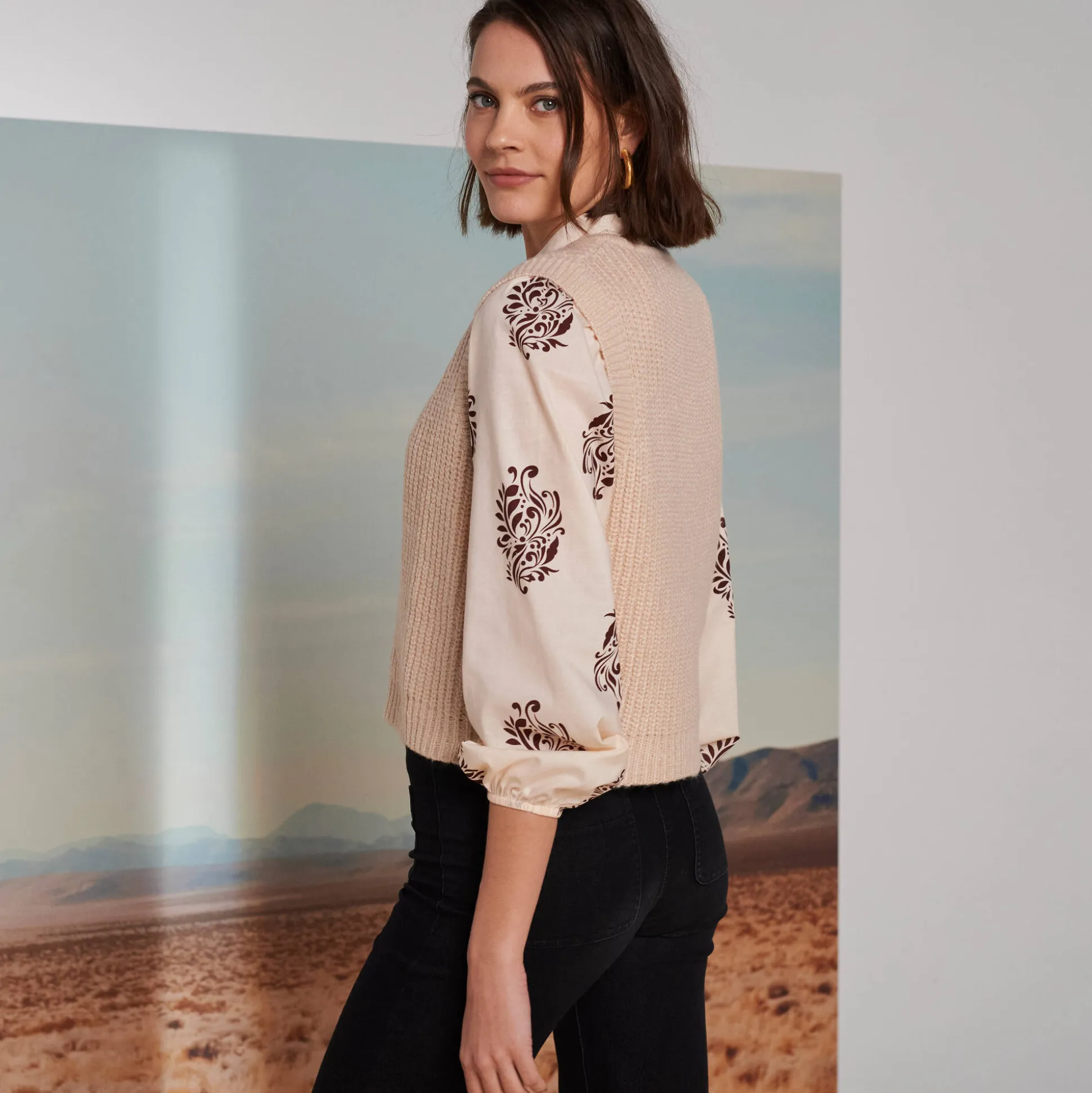 Mouwloos vest met zachte touch, goudkleurige knopen