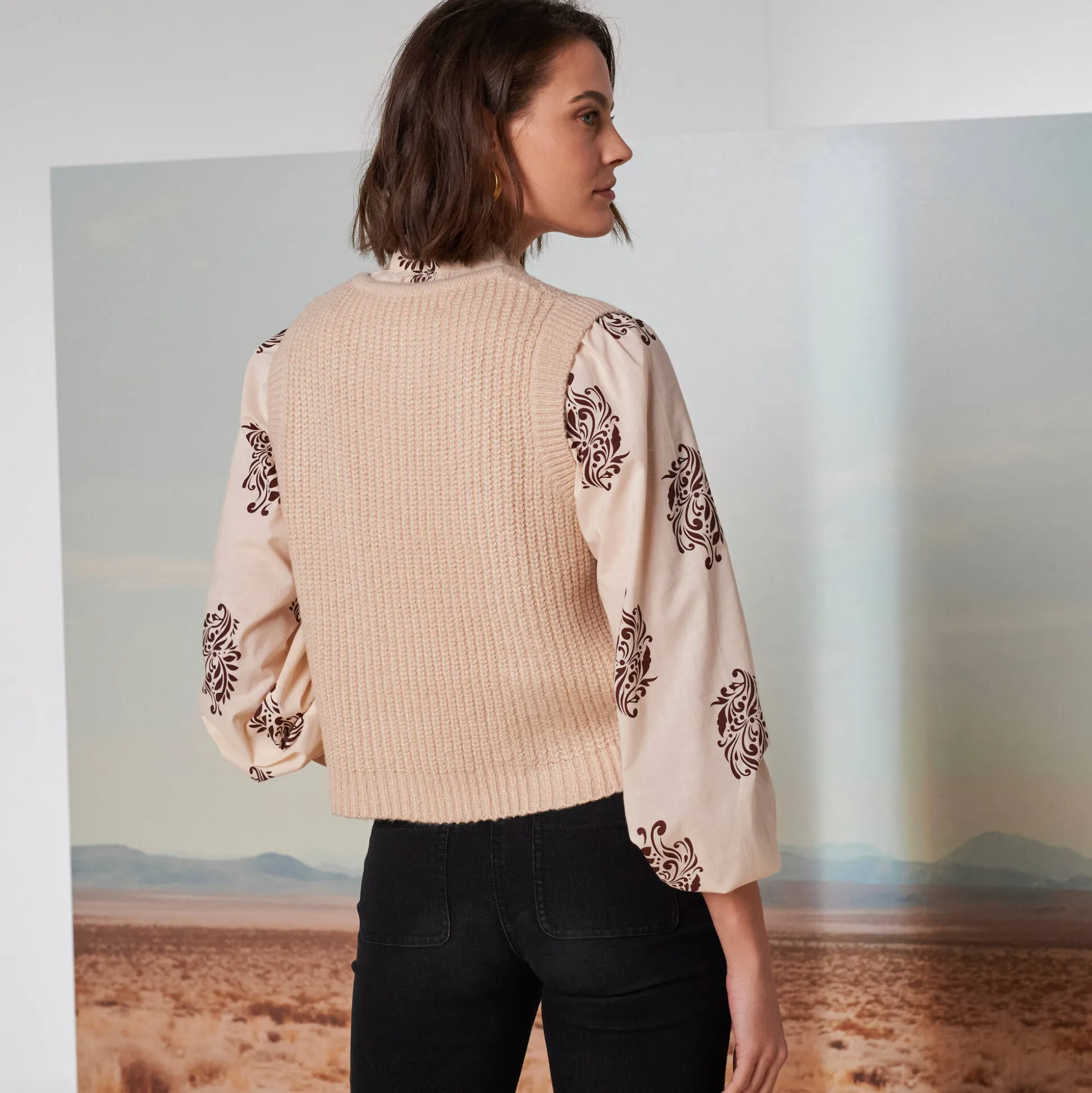 Mouwloos vest met zachte touch, goudkleurige knopen
