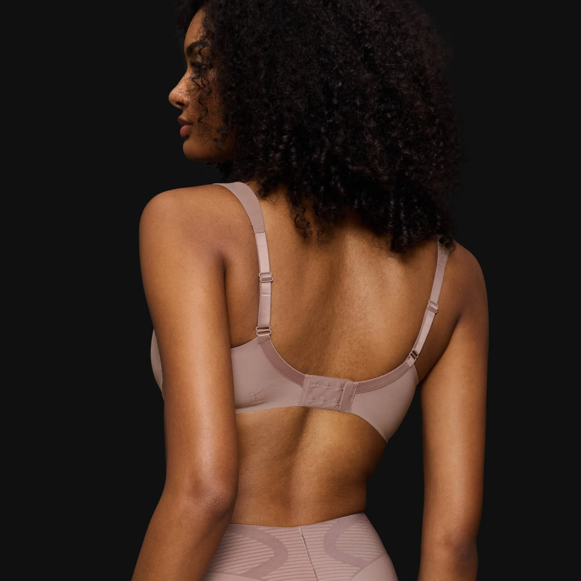 Omhullende beha "Illusion curves" - beugels