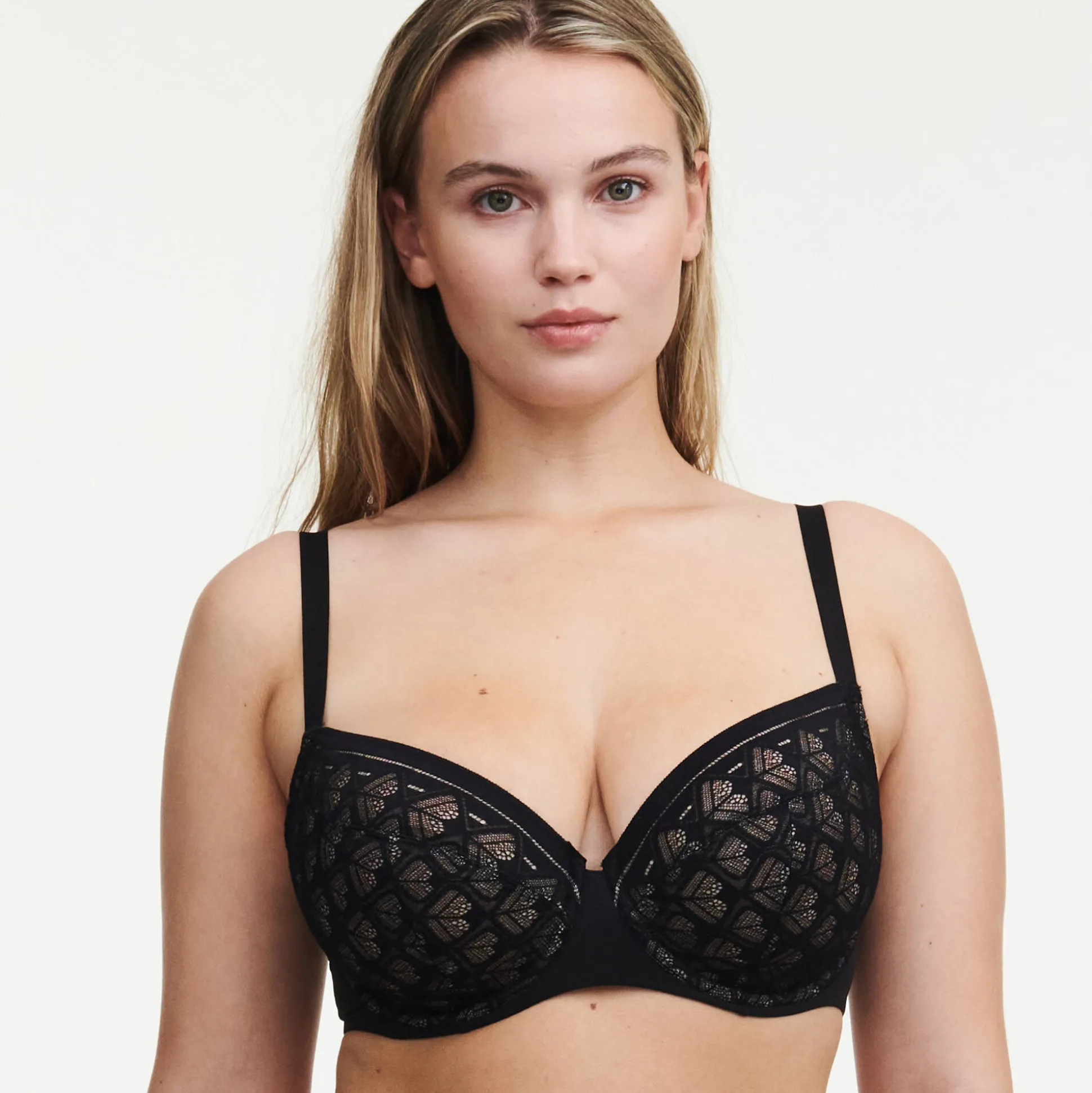 Omhullende beha met bloemenkant Ace easy feel van Chantelle® - met beugels