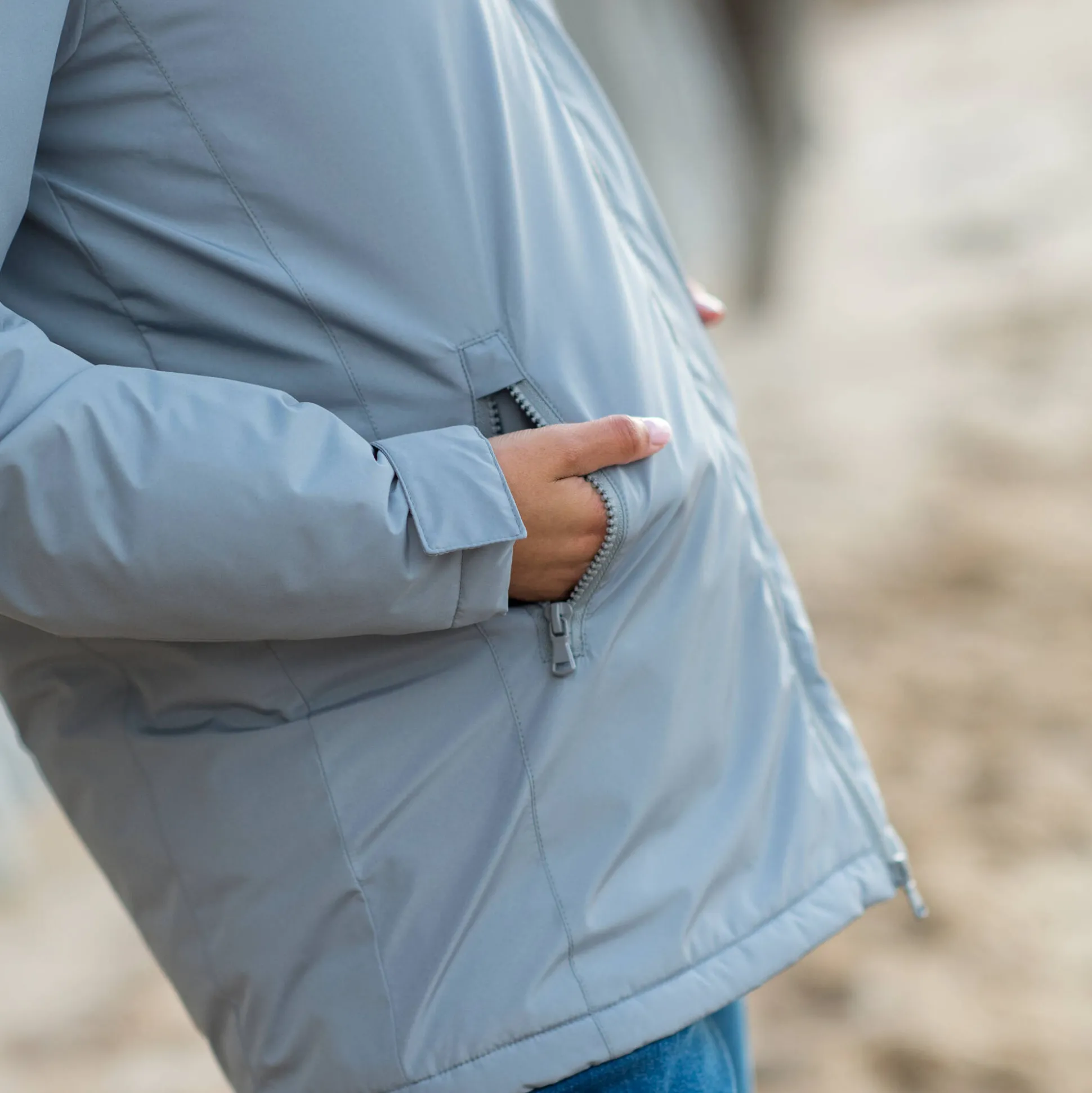 Ondoorlatende parka met rits en afneembare kap