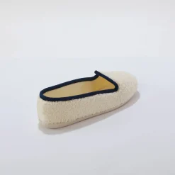 Pantoffels in sherpa-lusjesstof