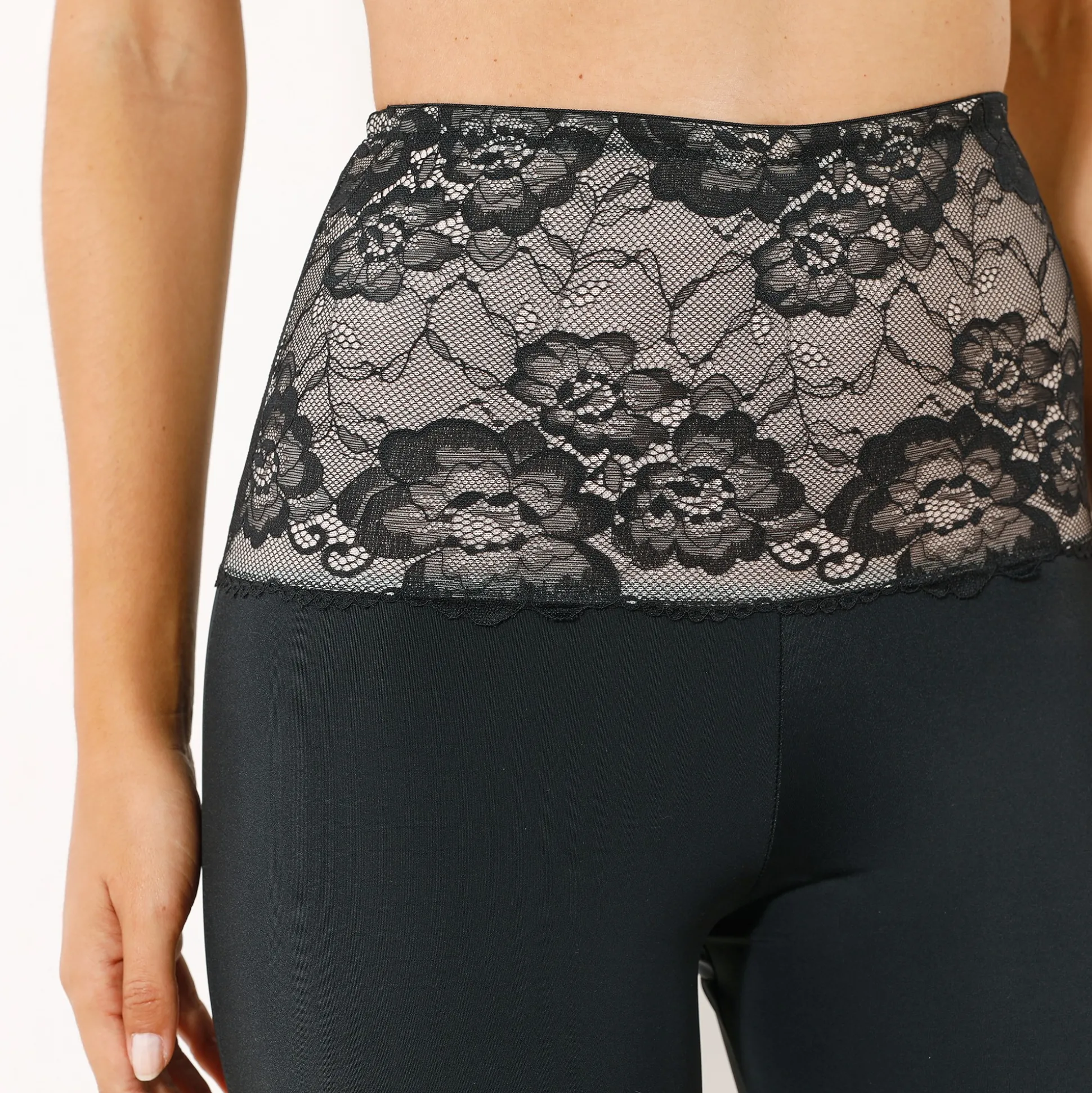 Pantybroekje in microvezel en kant - gladmakend