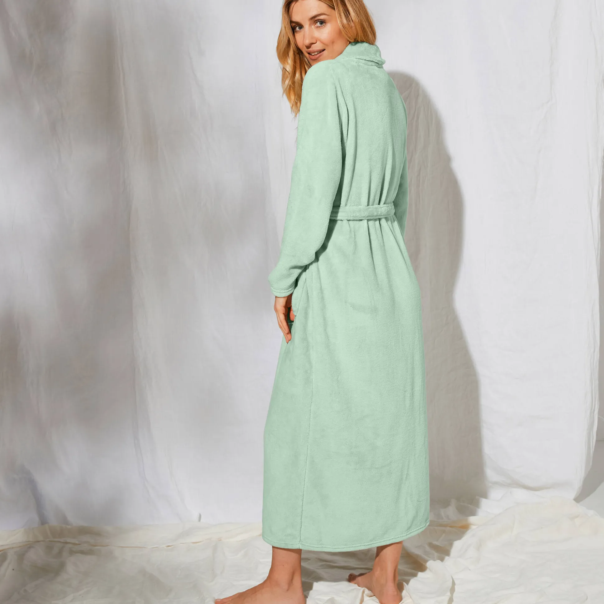 Peignoir in fleece met pluchetouch - 130 cm lang, lange mouwen