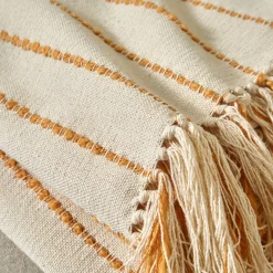 Plaid of zitbanksprei in artisanaal weefsel