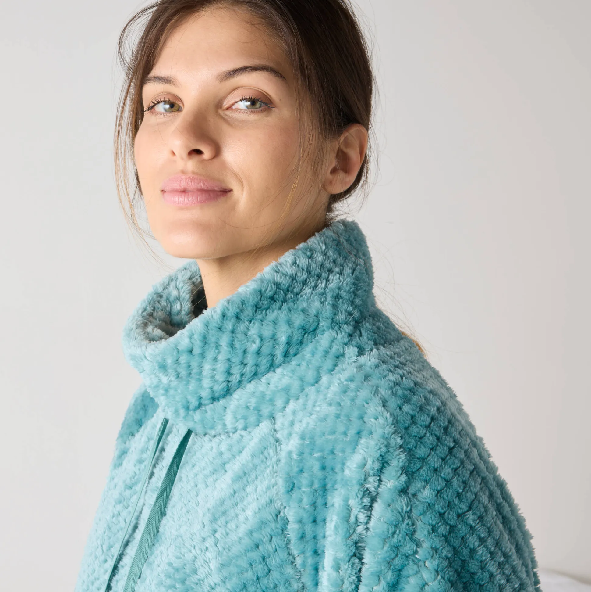 Poncho in fleecetricot met textuur, opstaande kraag