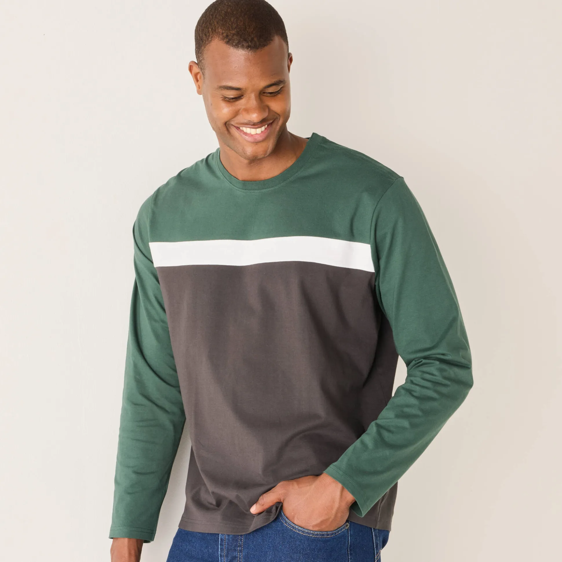 Praktisch T-shirt met lange mouwen en opening aan de schouder