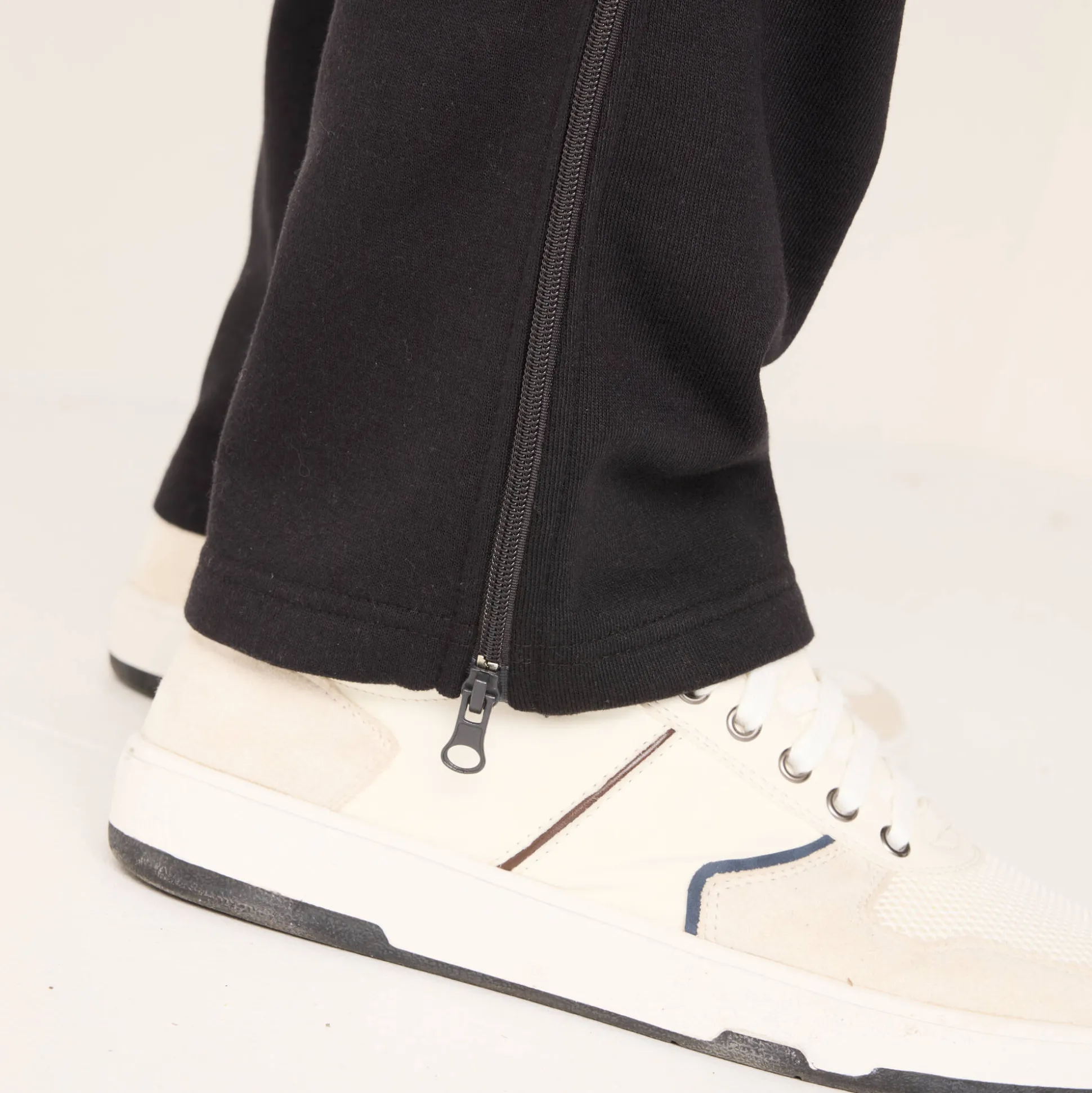 Praktische joggingbroek, ritsen opzij