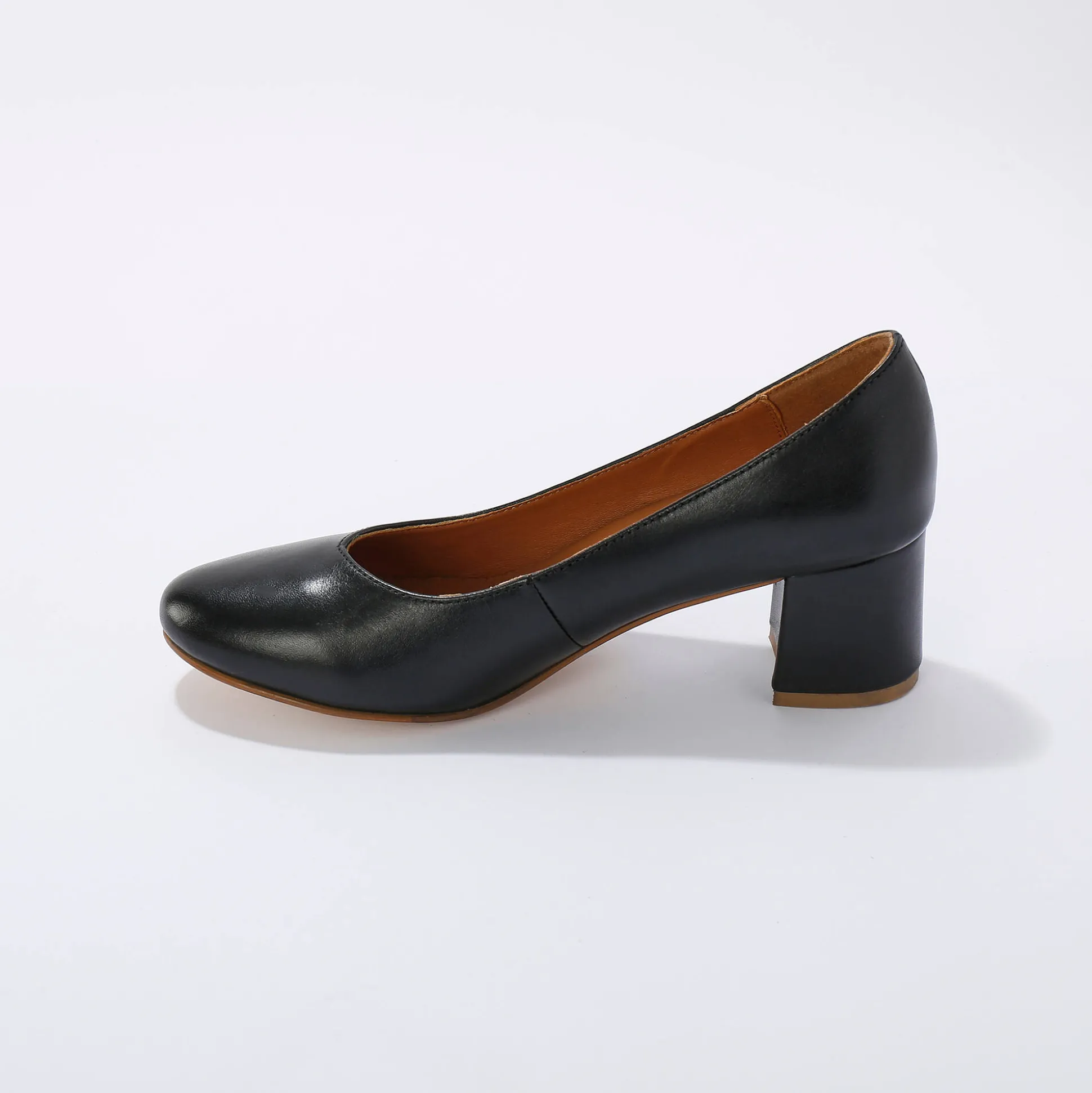 Pumps in glad leer met ronde neus