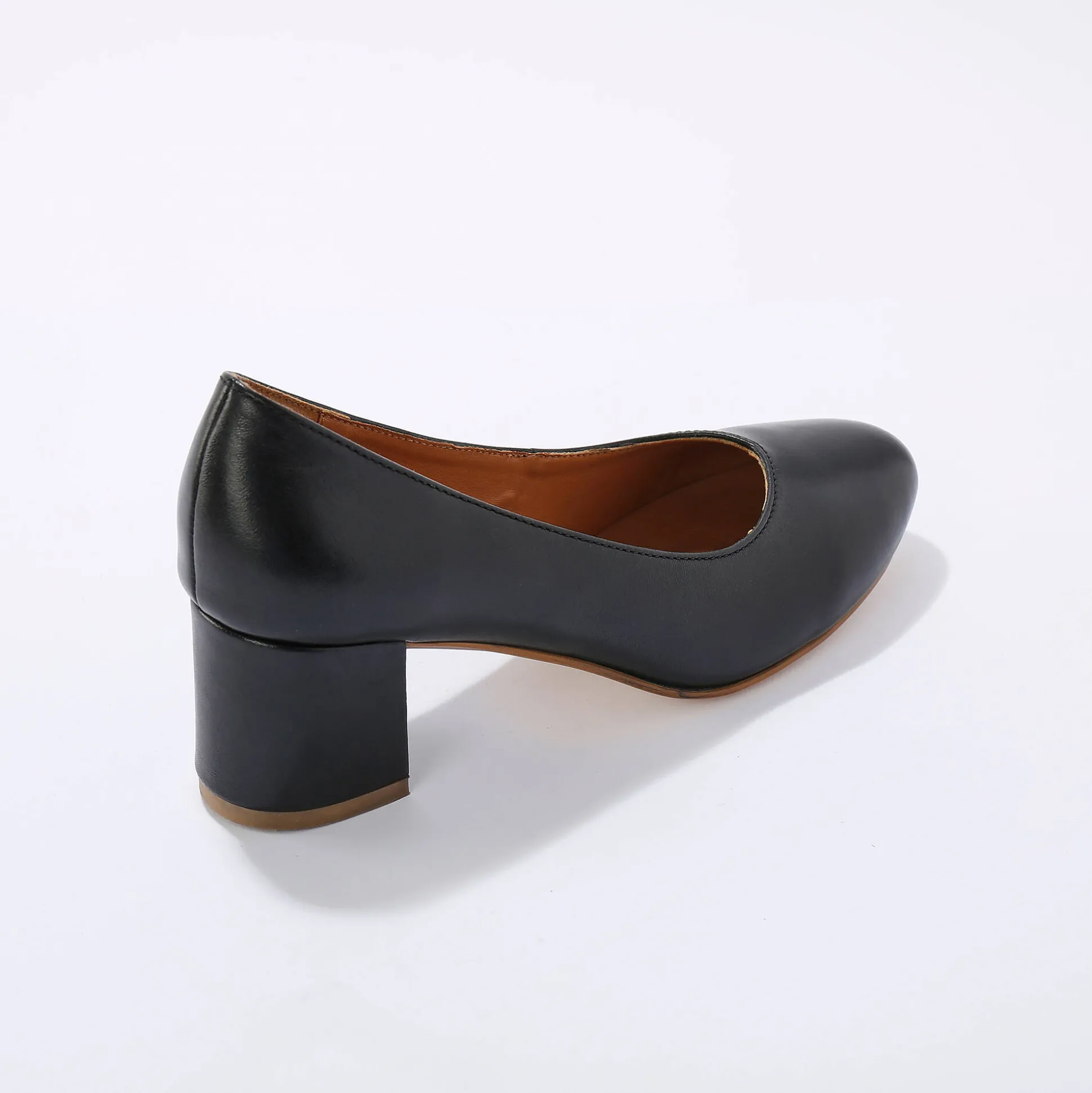 Pumps in glad leer met ronde neus