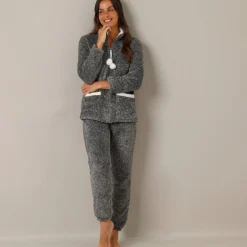 Pyjama in fleece, jasje met rits en pompons