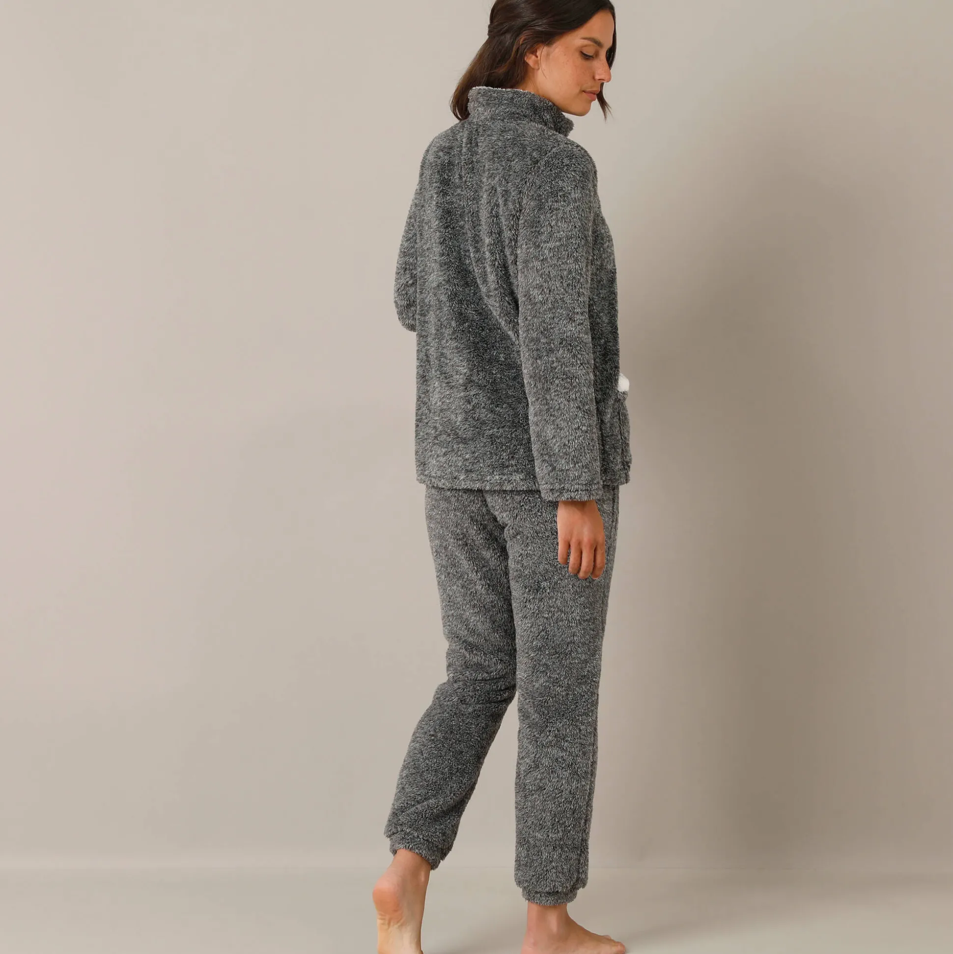 Pyjama in fleece, jasje met rits en pompons