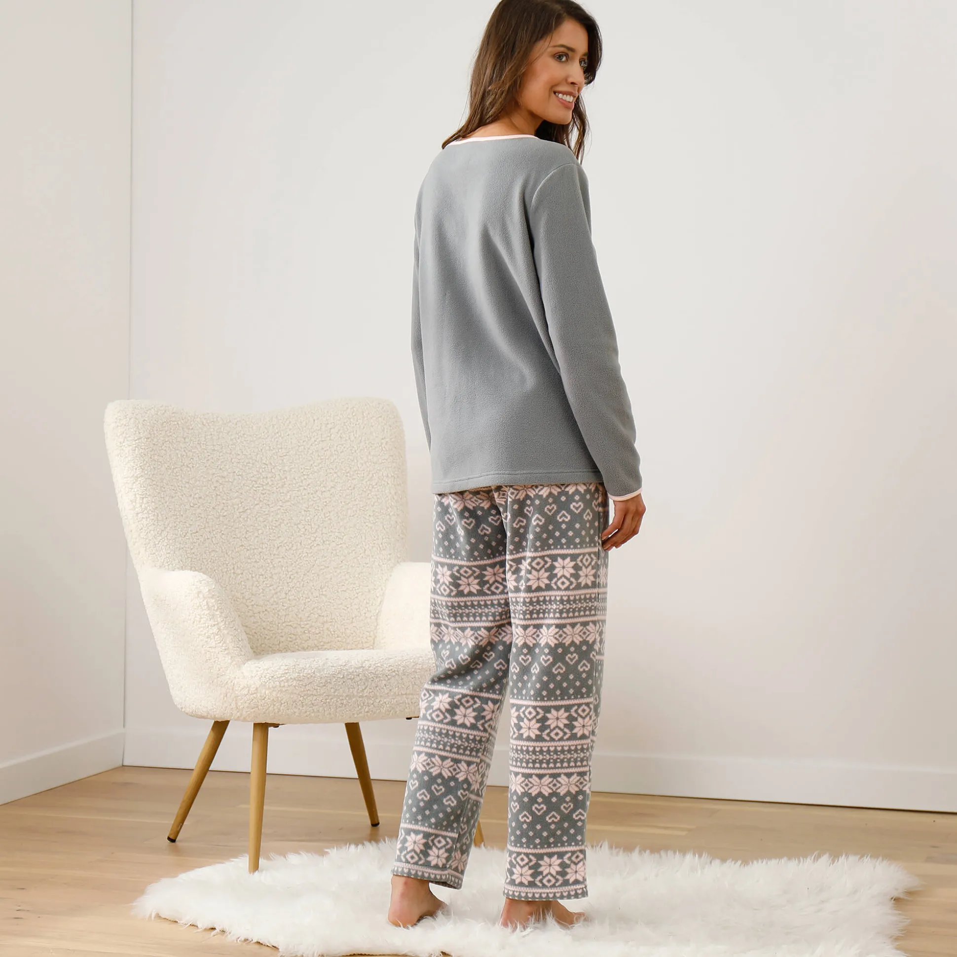 Pyjama in fleece met lange mouwen en hartprint
