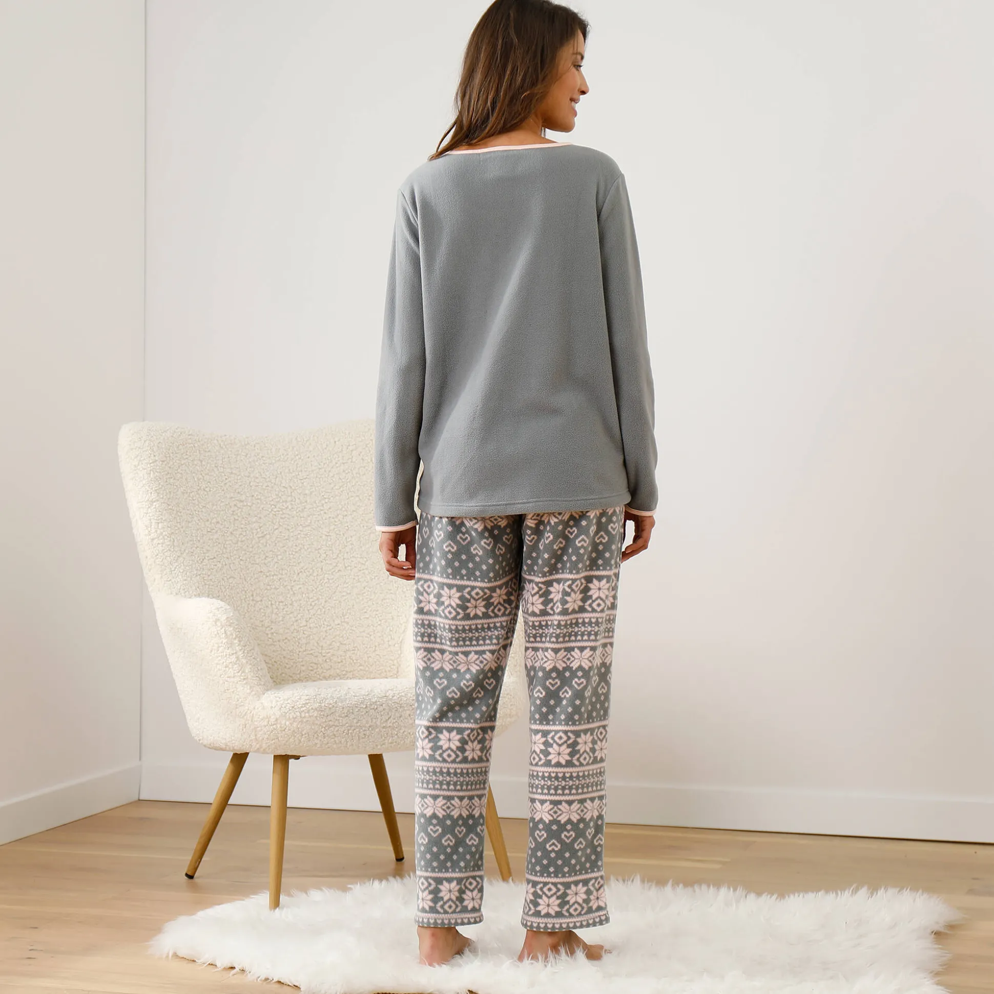 Pyjama in fleece met lange mouwen en hartprint
