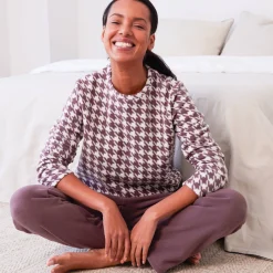 Pyjama in fleece met pied-de-coq print