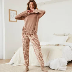 Pyjama in velours met bloemenprint