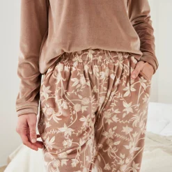 Pyjama in velours met bloemenprint