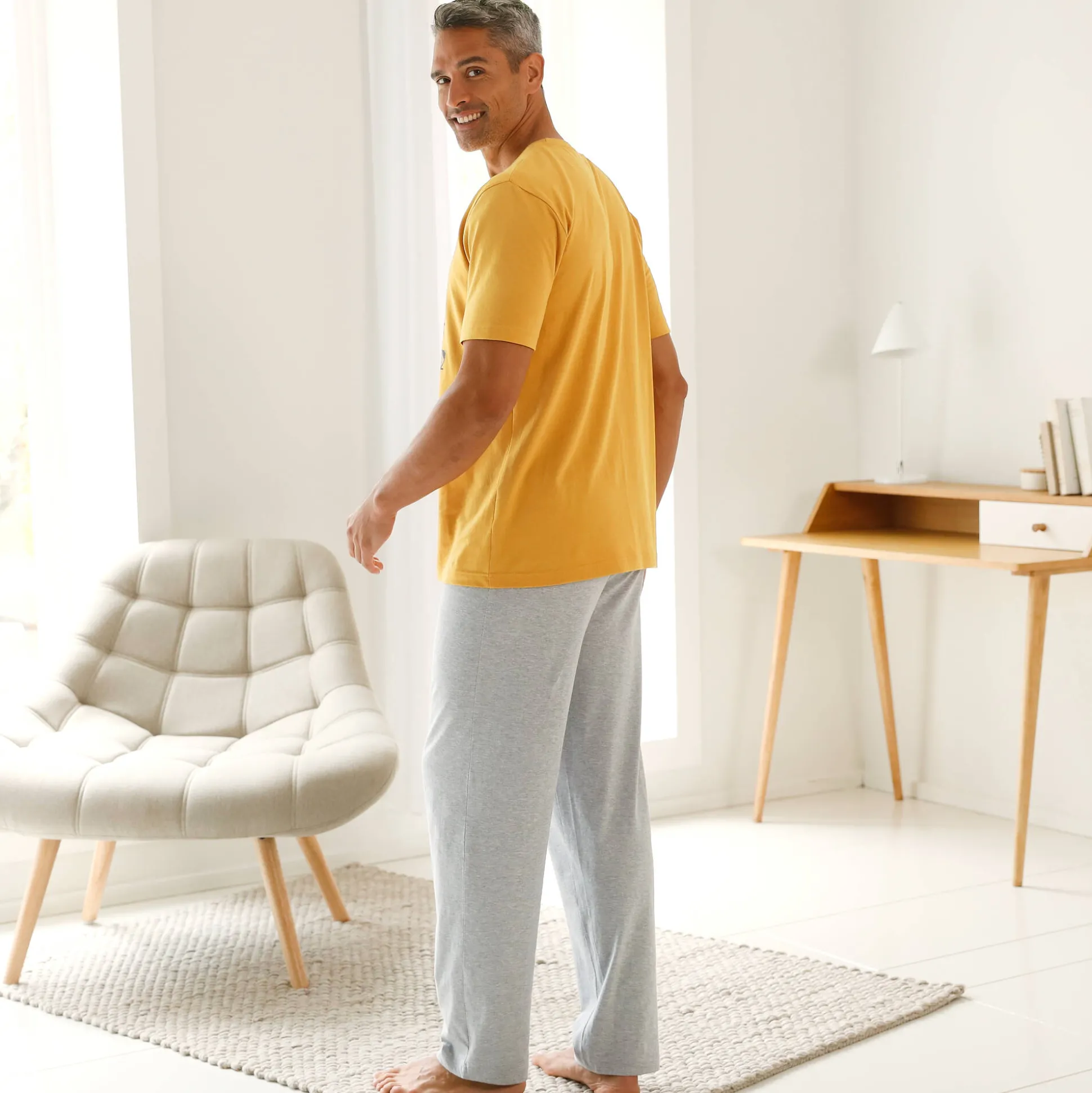 Pyjama met broek, T-shirt met korte mouwen
