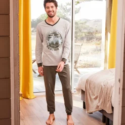 Pyjama met contrasterende V-hals en lange mouwen