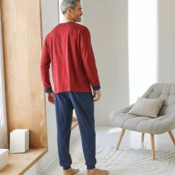 Pyjama met contrasterende V-hals en lange mouwen