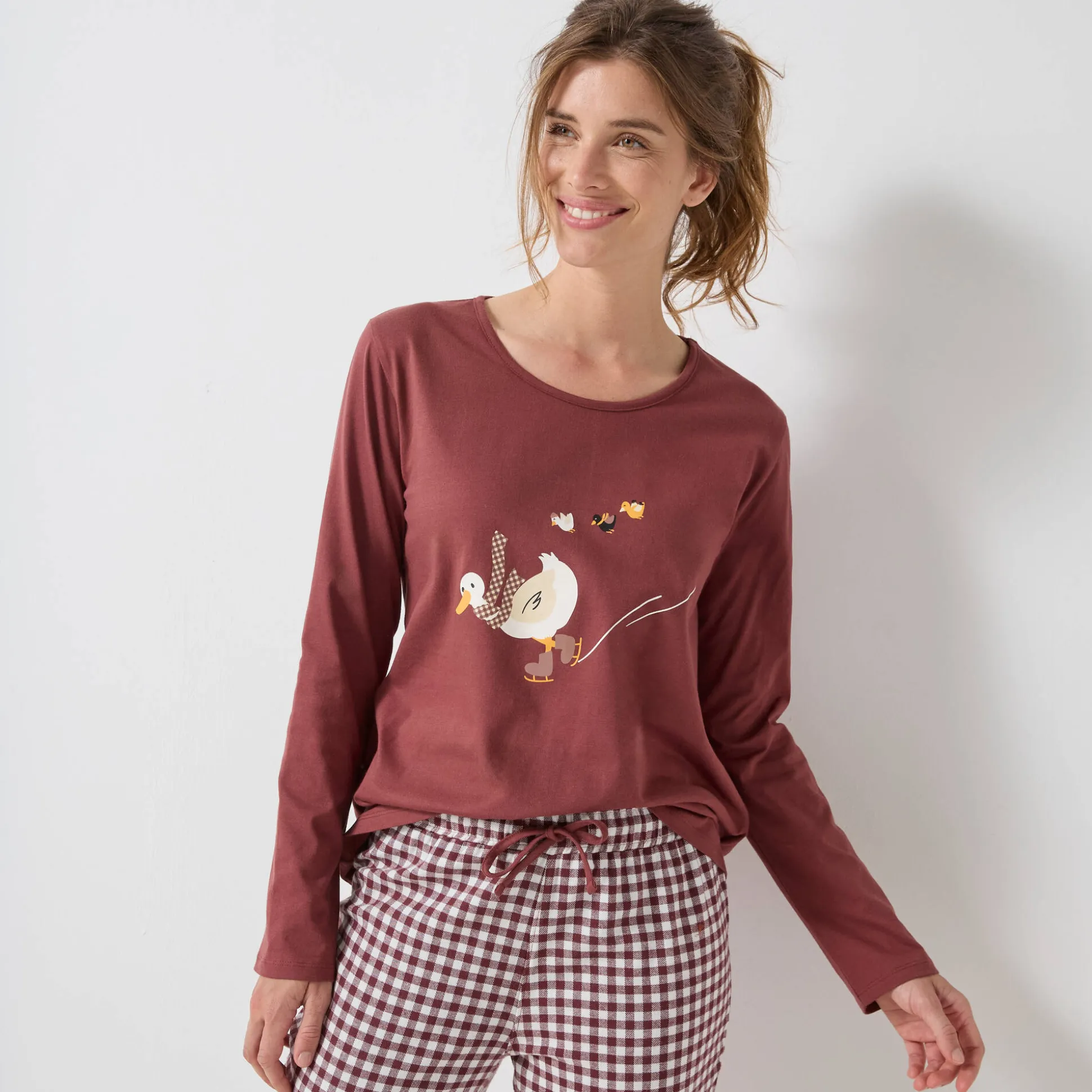 Pyjama met 'eenden' print en vichy in katoen-flanel + bijpassende scrunchy