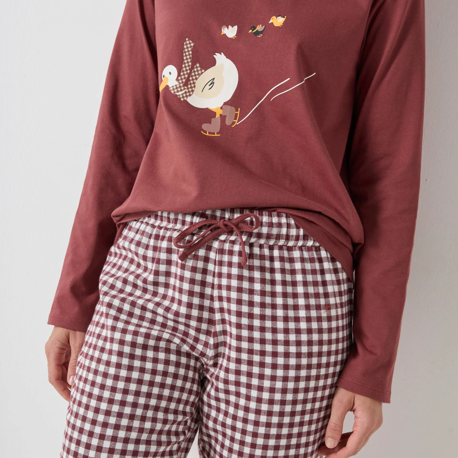 Pyjama met 'eenden' print en vichy in katoen-flanel + bijpassende scrunchy