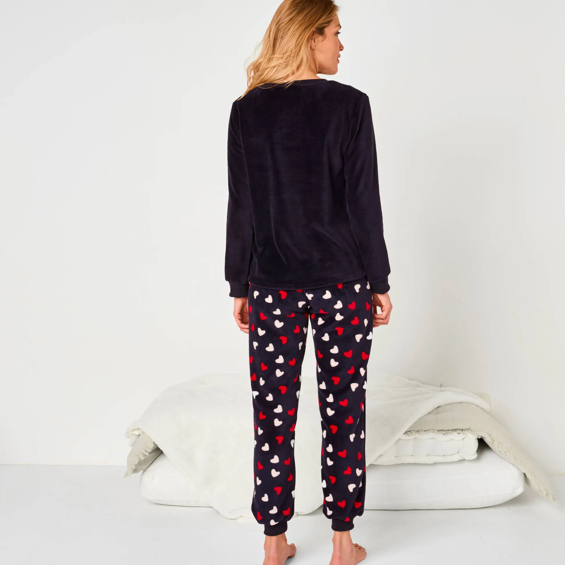 Pyjama met "huis" motief, fleecetricot met pluchetouch