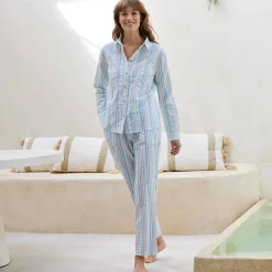 Pyjama met knopen in seersucker - hemdkraag