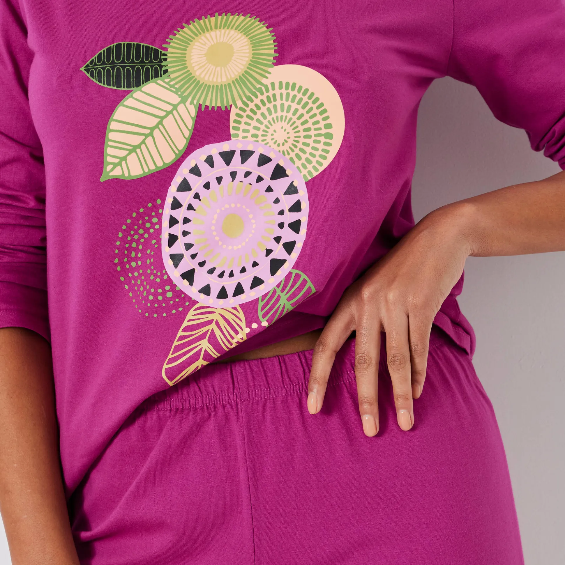 Pyjama met lange mouwen en rozettenmotief