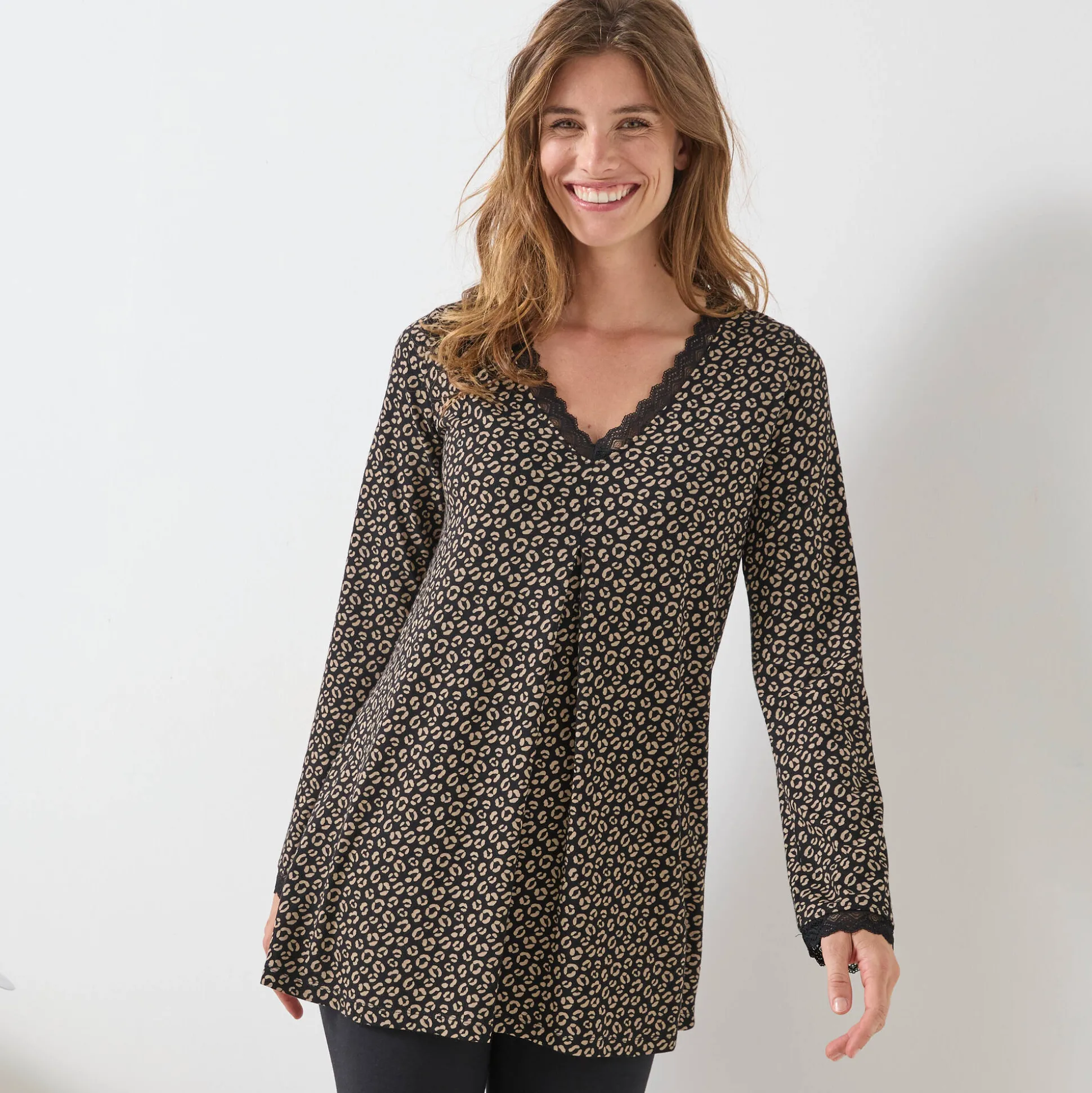 Pyjama met legging, lange mouwen en dierenprint