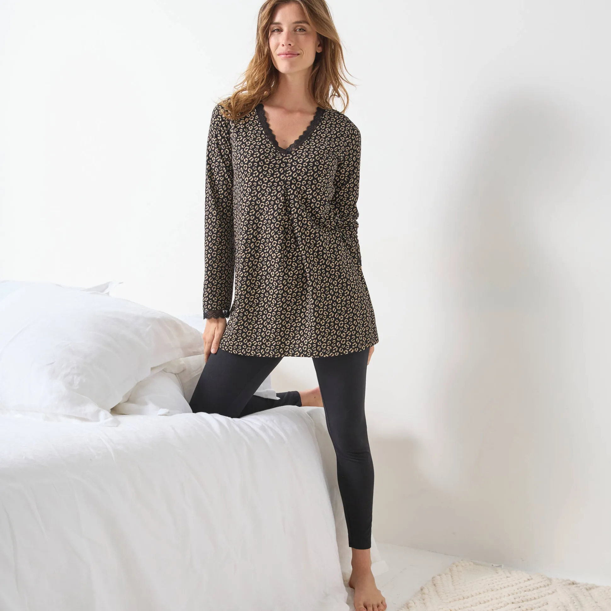Pyjama met legging, lange mouwen en dierenprint