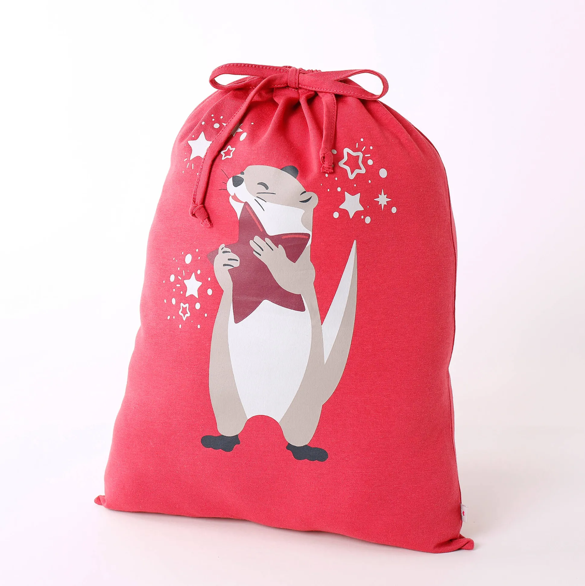 Pyjama met 'otter' print met bijpassend tasje