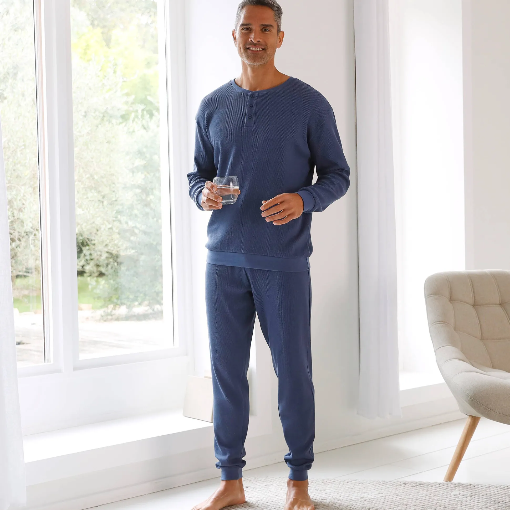 Pyjama met Tunesische hals en lange mouwen, bijenraattricot