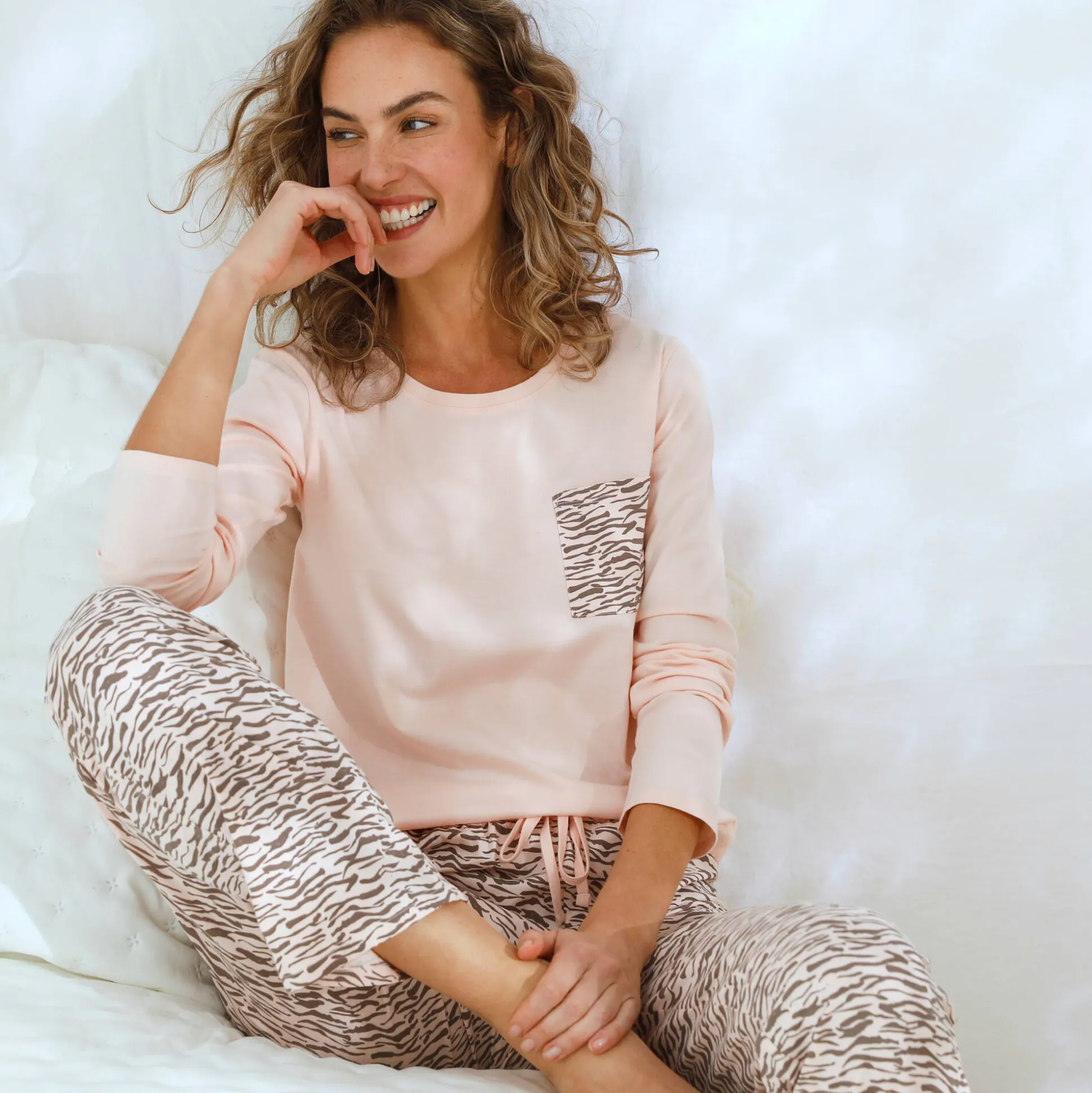 Pyjama met zebraprint