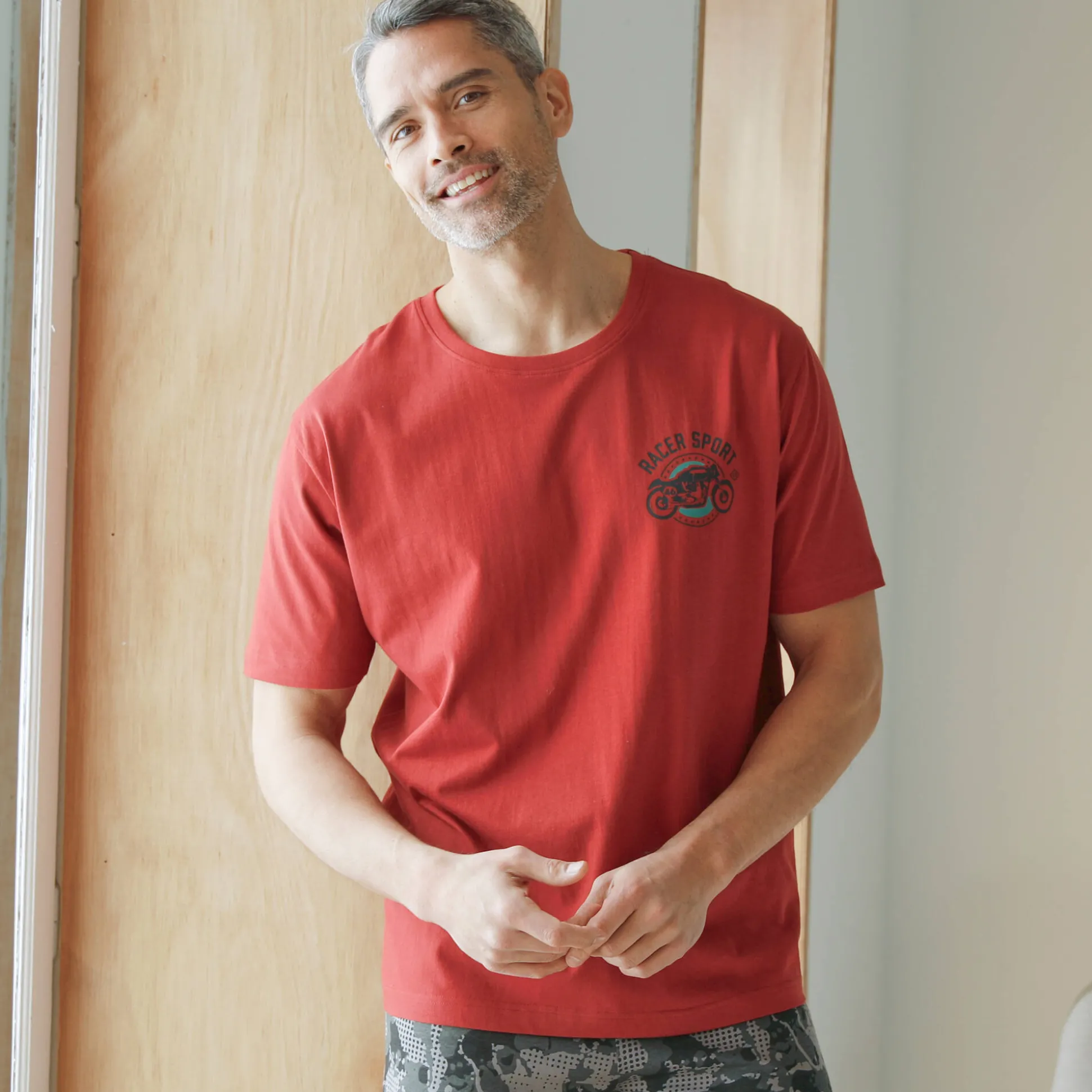 Pyjamashirt met borstprint en korte mouwen