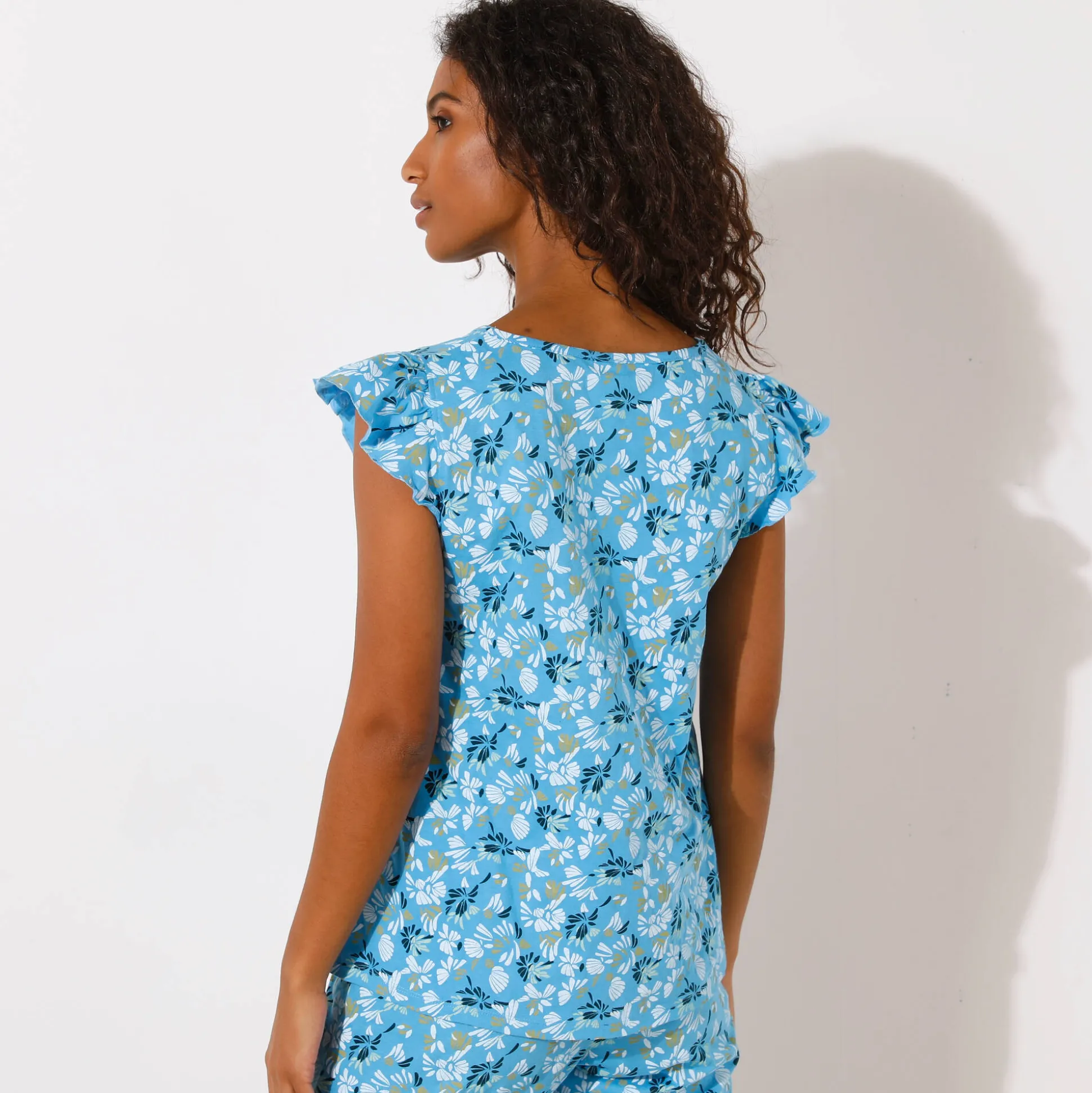Pyjamashirt met korte mouwen en bloemblaadjesprint