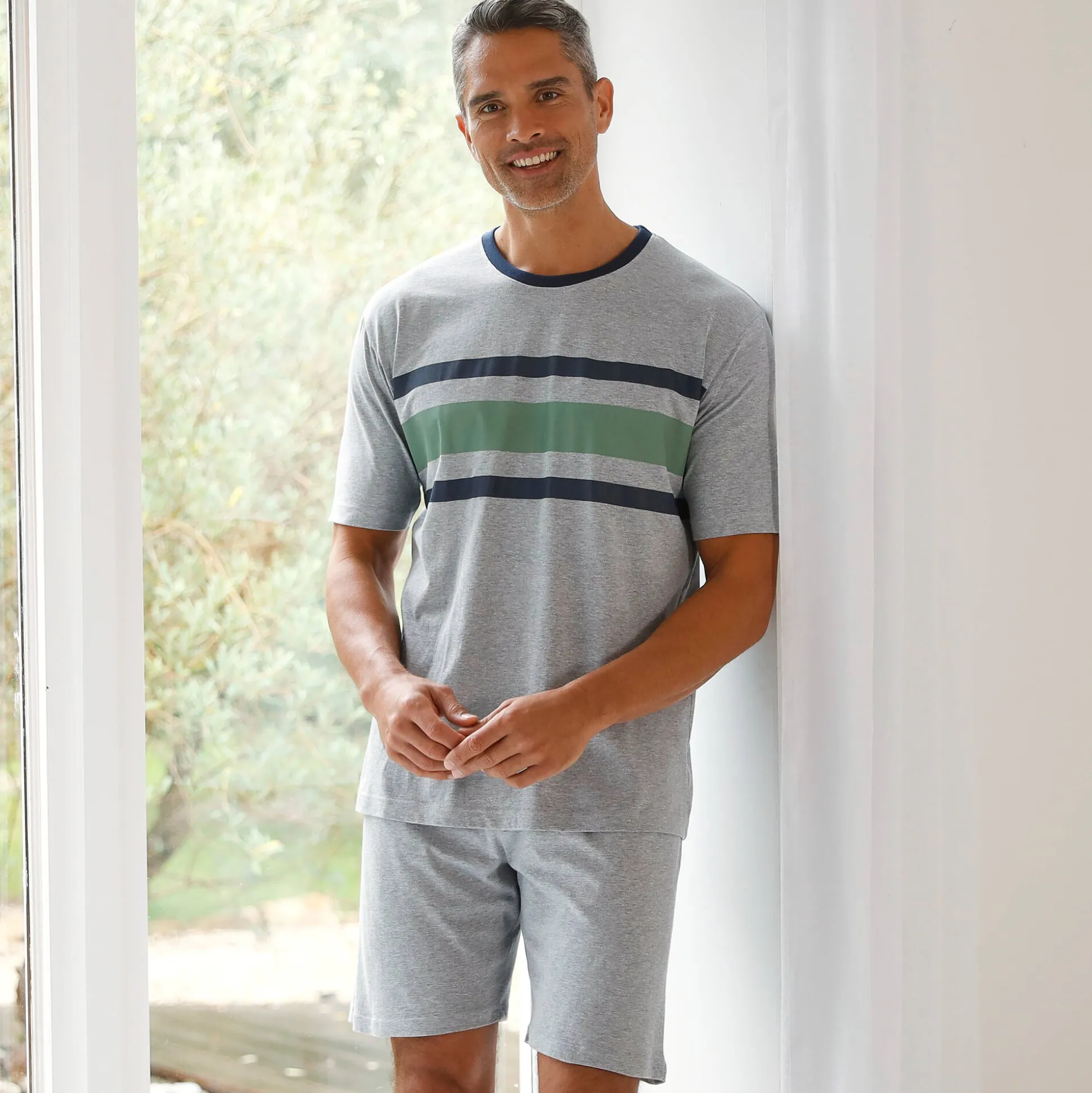 Pyjamashirt met strepen en korte mouwen