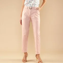 Rechte broek, ceintuur met gesp