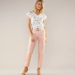 Rechte broek, ceintuur met gesp