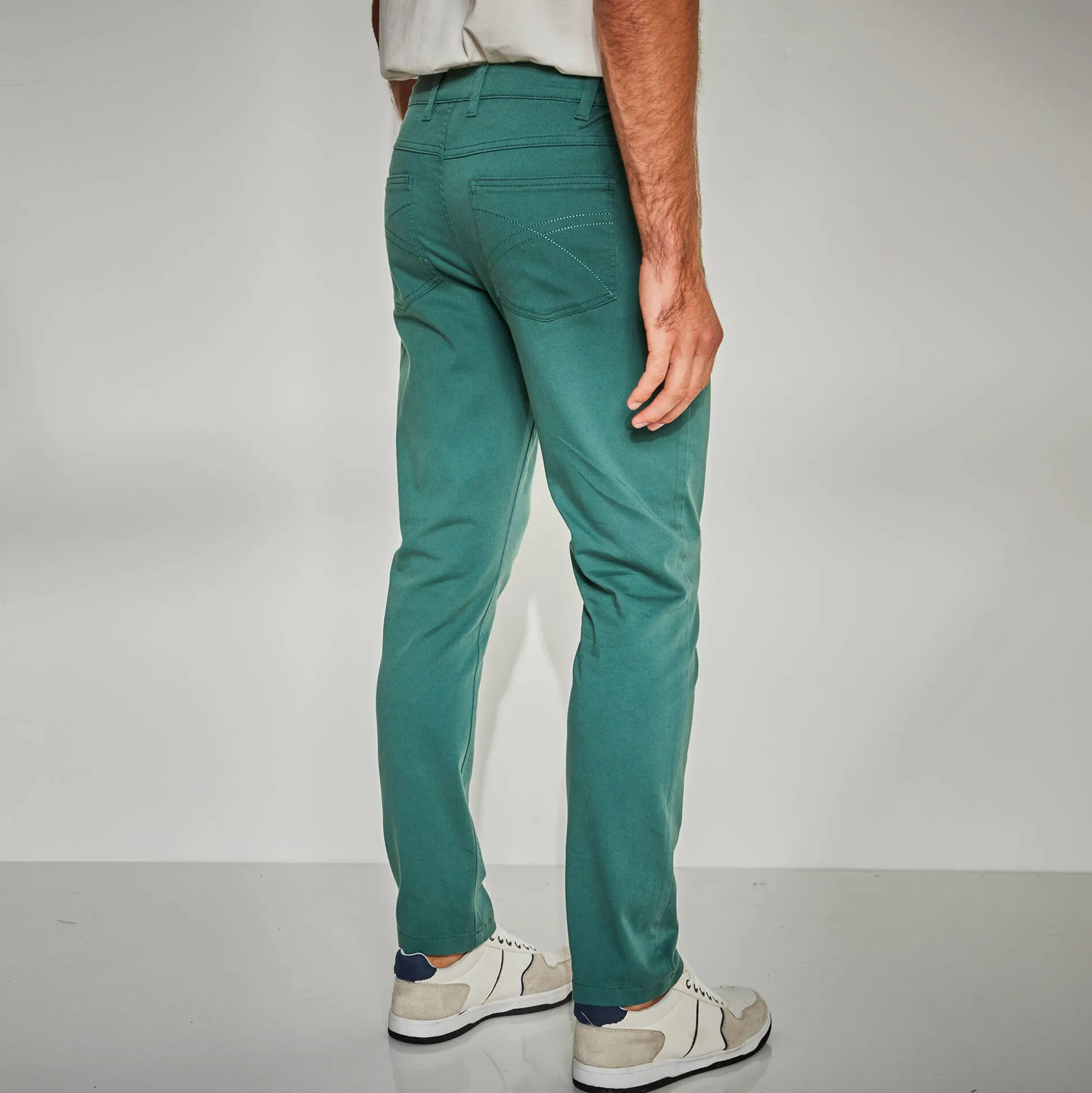 Rechte broek in rekbare twill