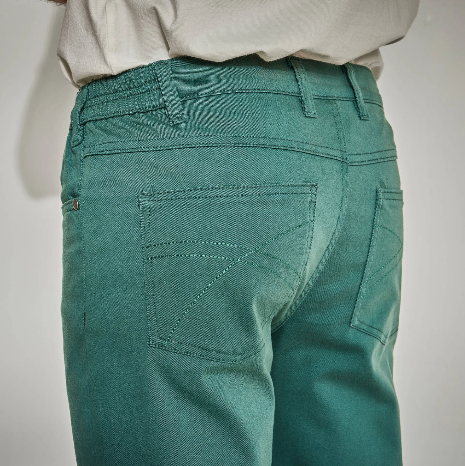 Rechte broek in rekbare twill
