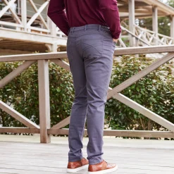 Rechte broek in rekbare twill