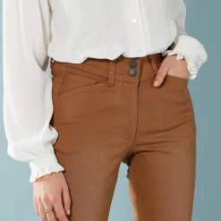 Rechte broek met deelnaden, speciaal voor kleine lengtes