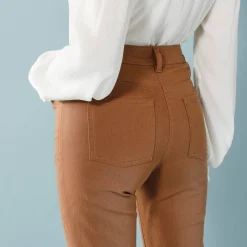 Rechte broek met deelnaden, speciaal voor kleine lengtes
